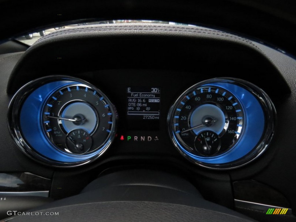 2011 300 C Hemi - Tungsten Metallic / Black photo #28