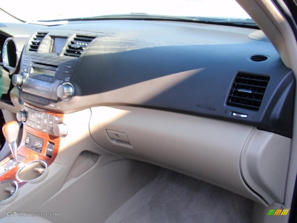 2010 Highlander Limited - Black / Sand Beige photo #20