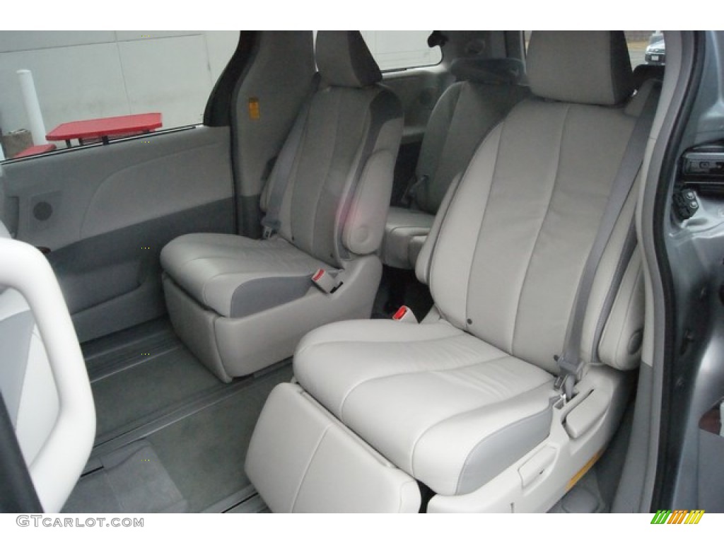 2014 Sienna Limited AWD - Silver Sky Metallic / Light Gray photo #7