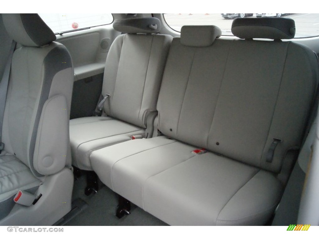 2014 Sienna Limited AWD - Silver Sky Metallic / Light Gray photo #8