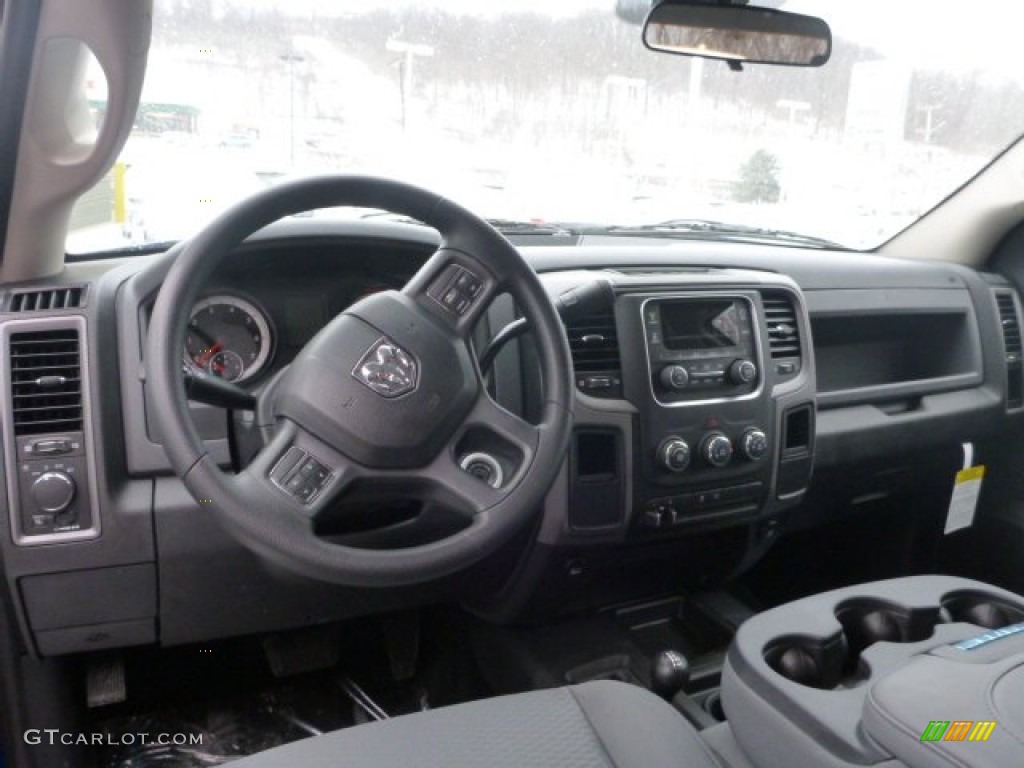 2014 Ram 2500 Tradesman Crew Cab 4x4 Black/Diesel Gray Dashboard Photo #90635991
