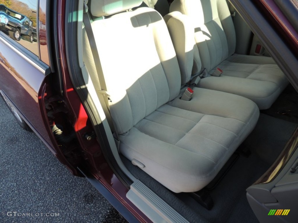 2005 Grand Marquis GS - Dark Toreador Red Metallic / Light Flint photo #8