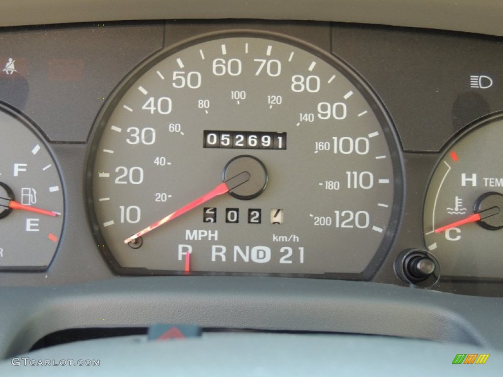 2005 Grand Marquis GS - Dark Toreador Red Metallic / Light Flint photo #22