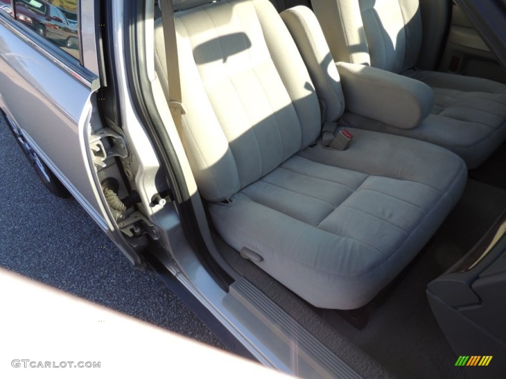 2006 Grand Marquis GS - Silver Birch Metallic / Medium Light Stone photo #9