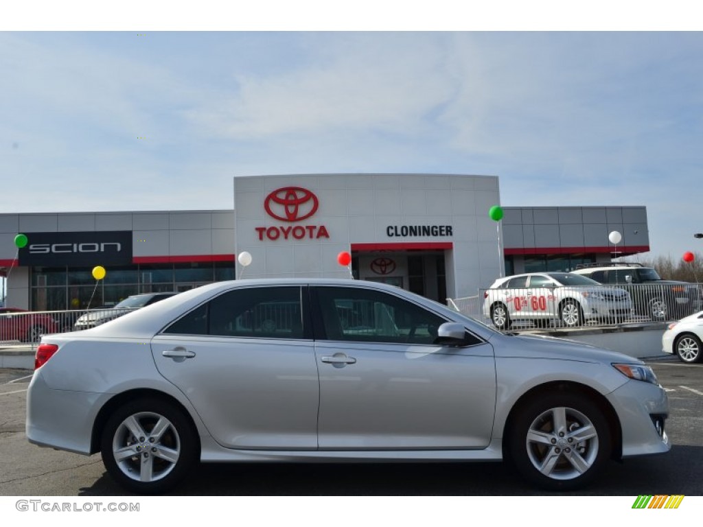 2014 Camry SE - Classic Silver Metallic / Black photo #2