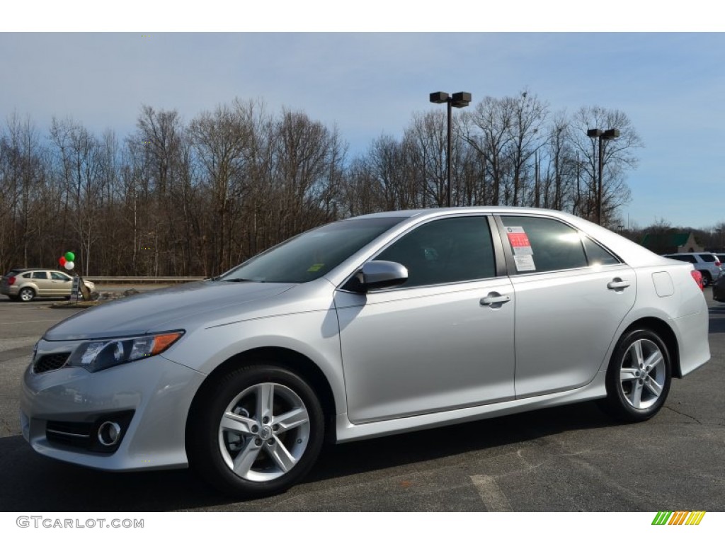 2014 Camry SE - Classic Silver Metallic / Black photo #3