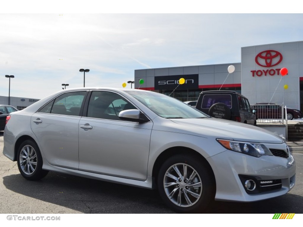 2014 Camry SE - Classic Silver Metallic / Black photo #1