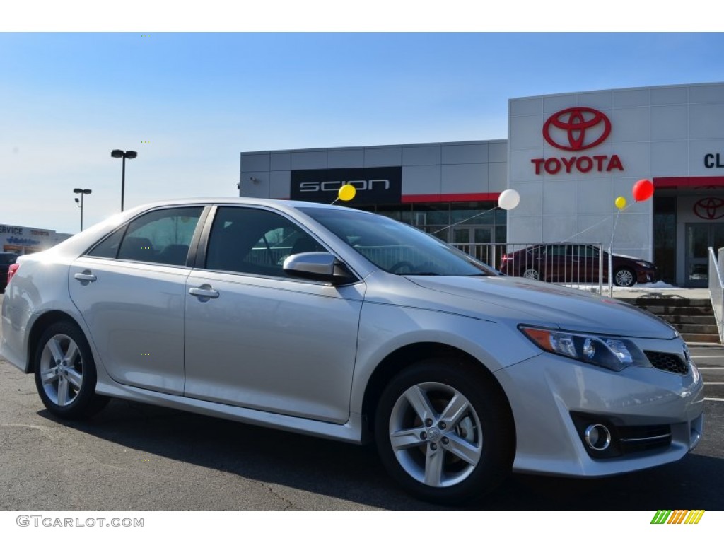 2014 Camry SE - Classic Silver Metallic / Black photo #1