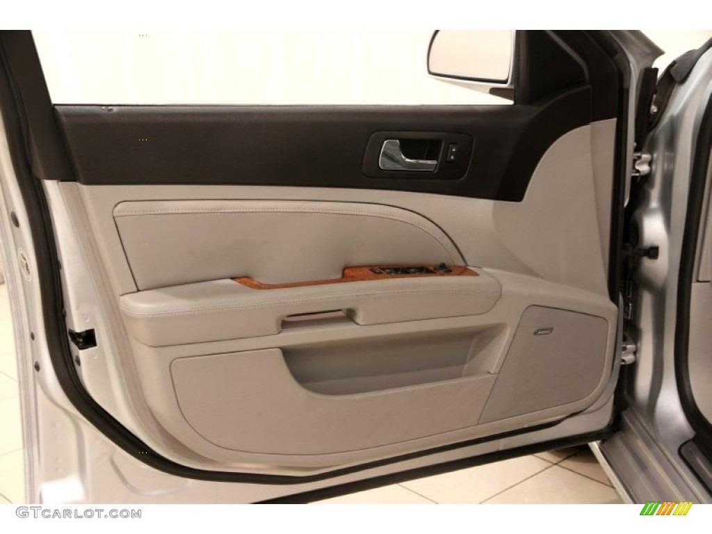 2010 STS 4 V6 AWD - Radiant Silver / Light Gray photo #4