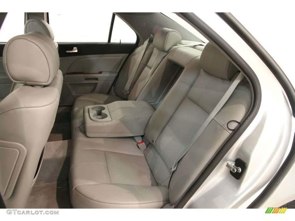 2010 STS 4 V6 AWD - Radiant Silver / Light Gray photo #23