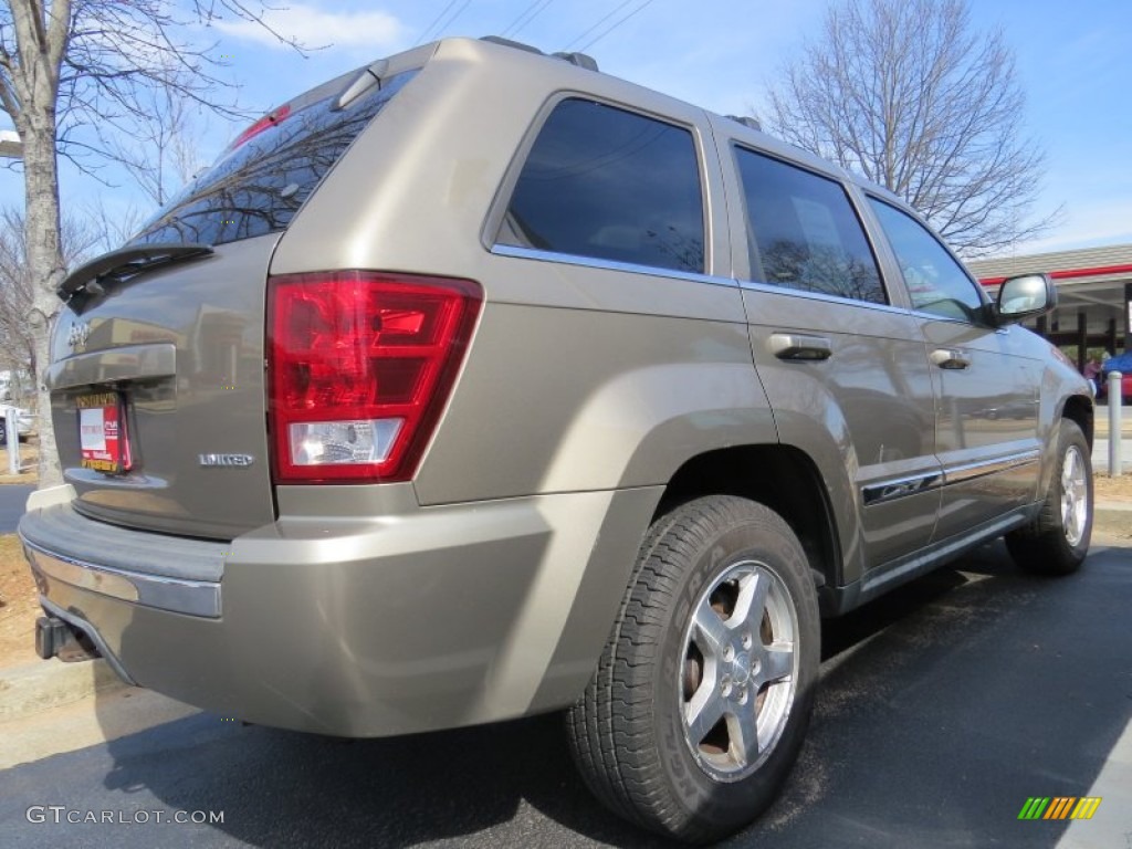 2005 Grand Cherokee Limited - Light Khaki Metallic / Dark Khaki/Light Graystone photo #3