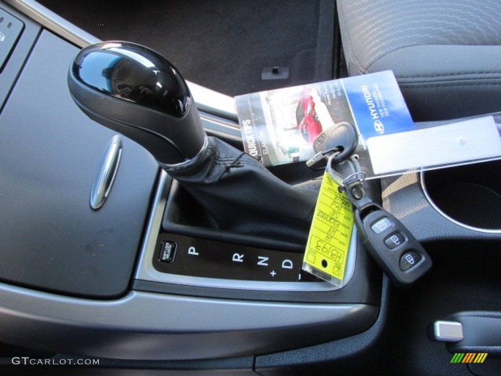 2014 Elantra SE Sedan - Red / Gray photo #10
