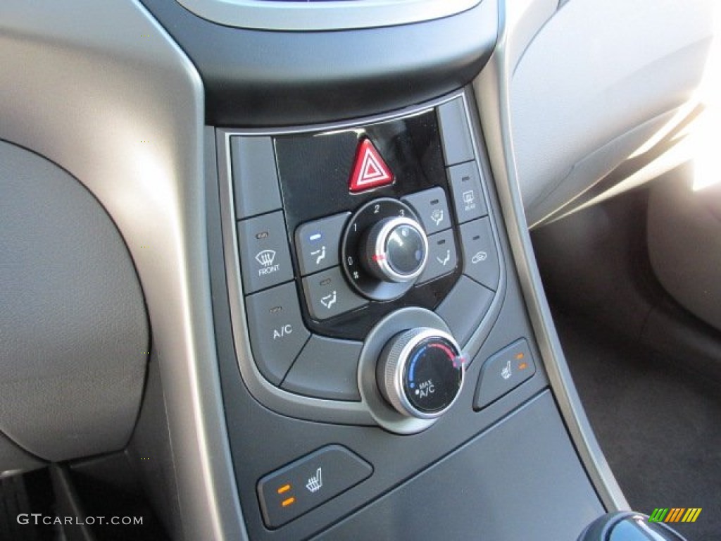 2014 Elantra SE Sedan - Red / Gray photo #11