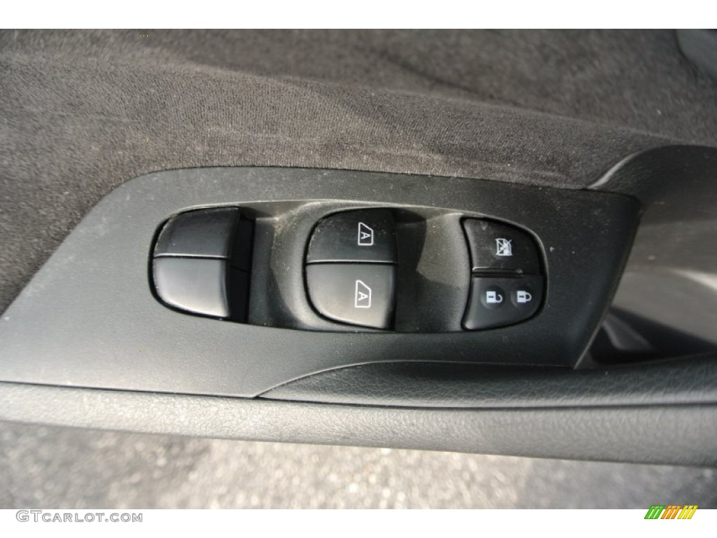 2013 Altima 2.5 SV - Super Black / Charcoal photo #16