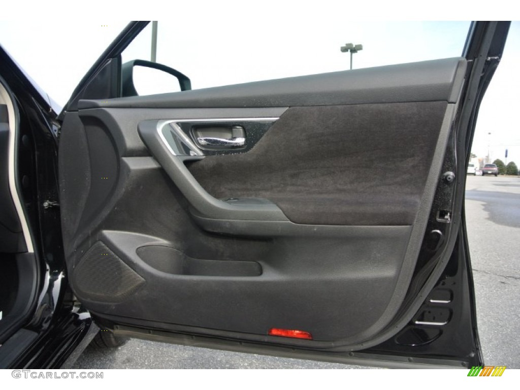 2013 Altima 2.5 SV - Super Black / Charcoal photo #22