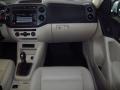 Candy White - Tiguan SE Photo No. 14