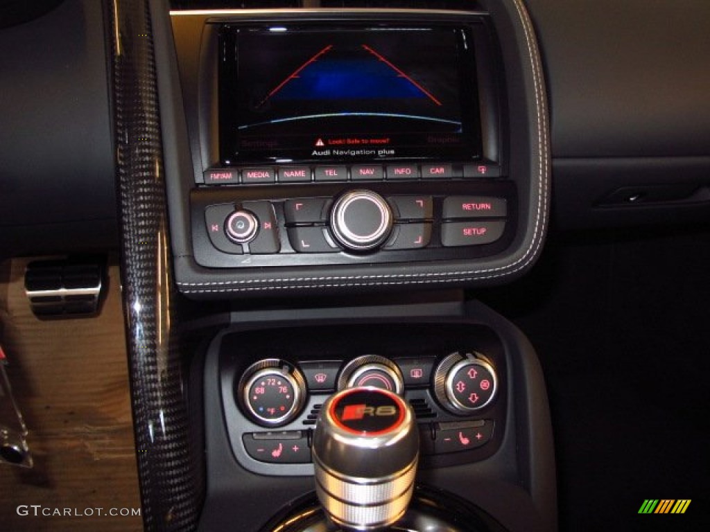2014 Audi R8 Coupe V10 Controls Photo #90665428