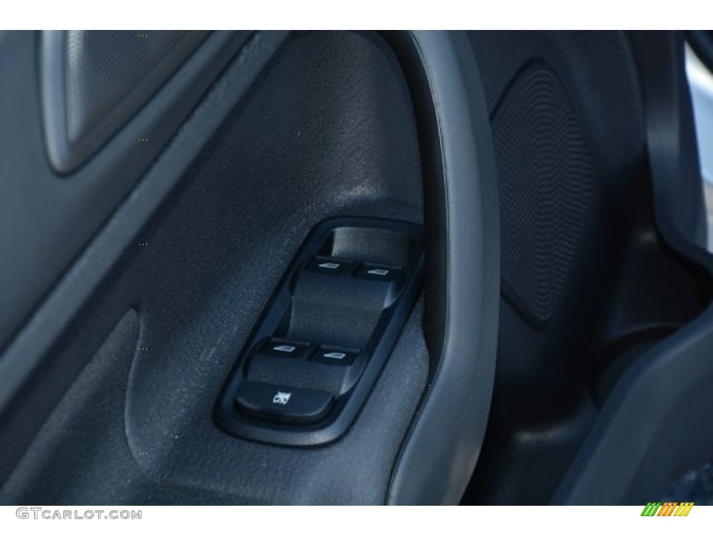 2014 Fiesta SE Sedan - Ingot Silver / Charcoal Black photo #17