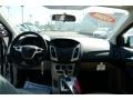 Ingot Silver - Focus SE Hatchback Photo No. 12