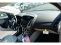 Ingot Silver - Focus SE Hatchback Photo No. 17