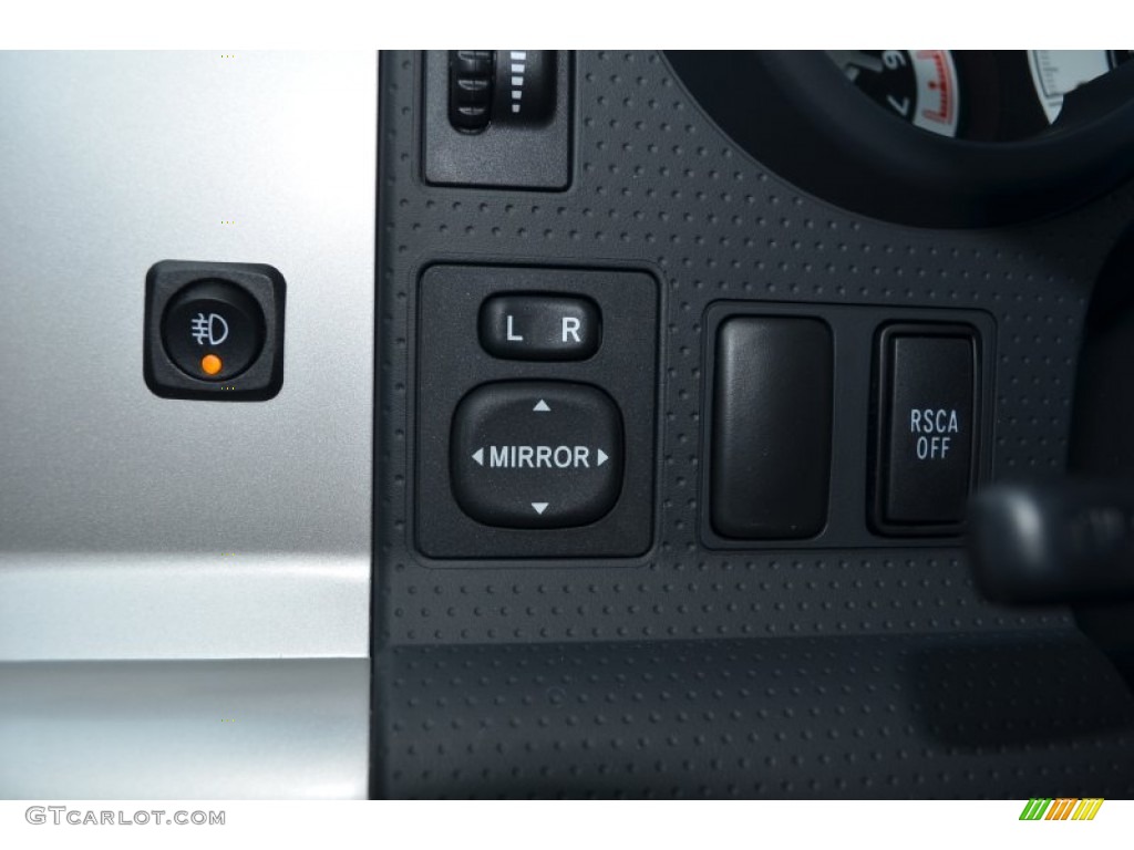 2014 Toyota FJ Cruiser Standard FJ Cruiser Model Controls Photo #90670500