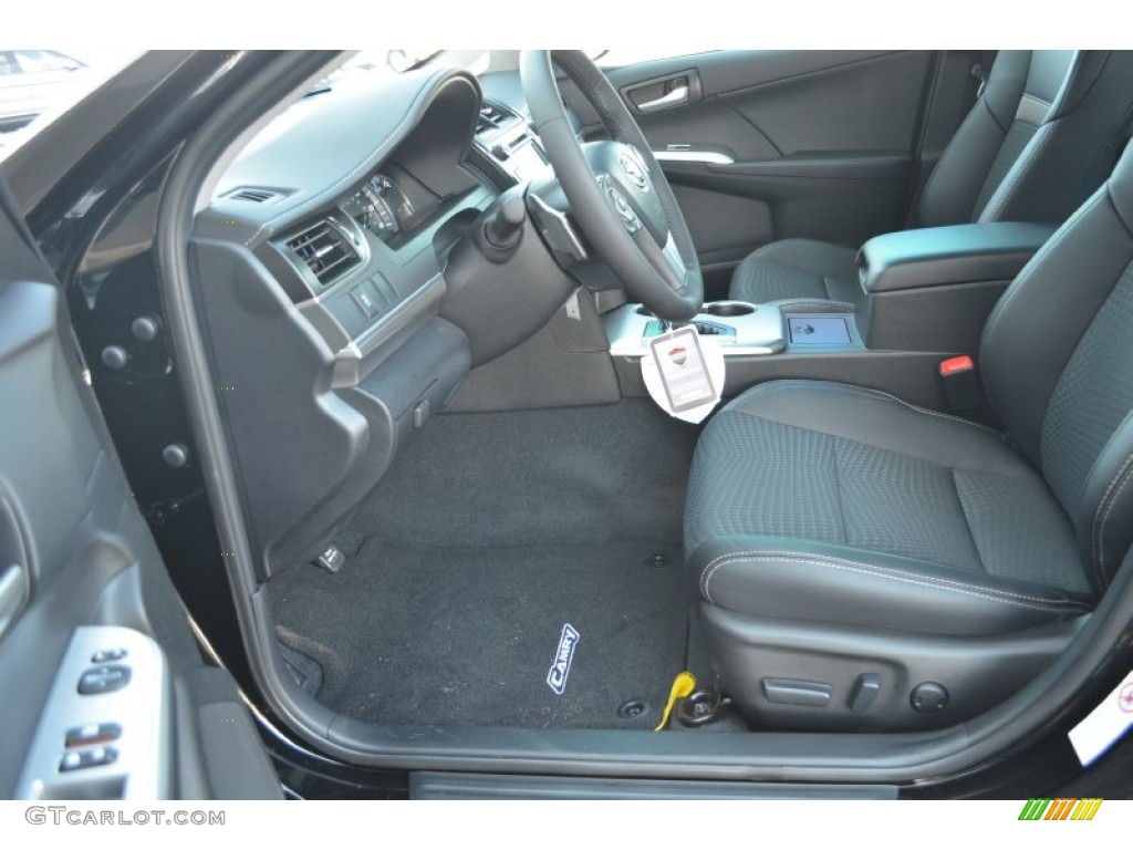 2014 Camry SE - Attitude Black Metallic / Black photo #6