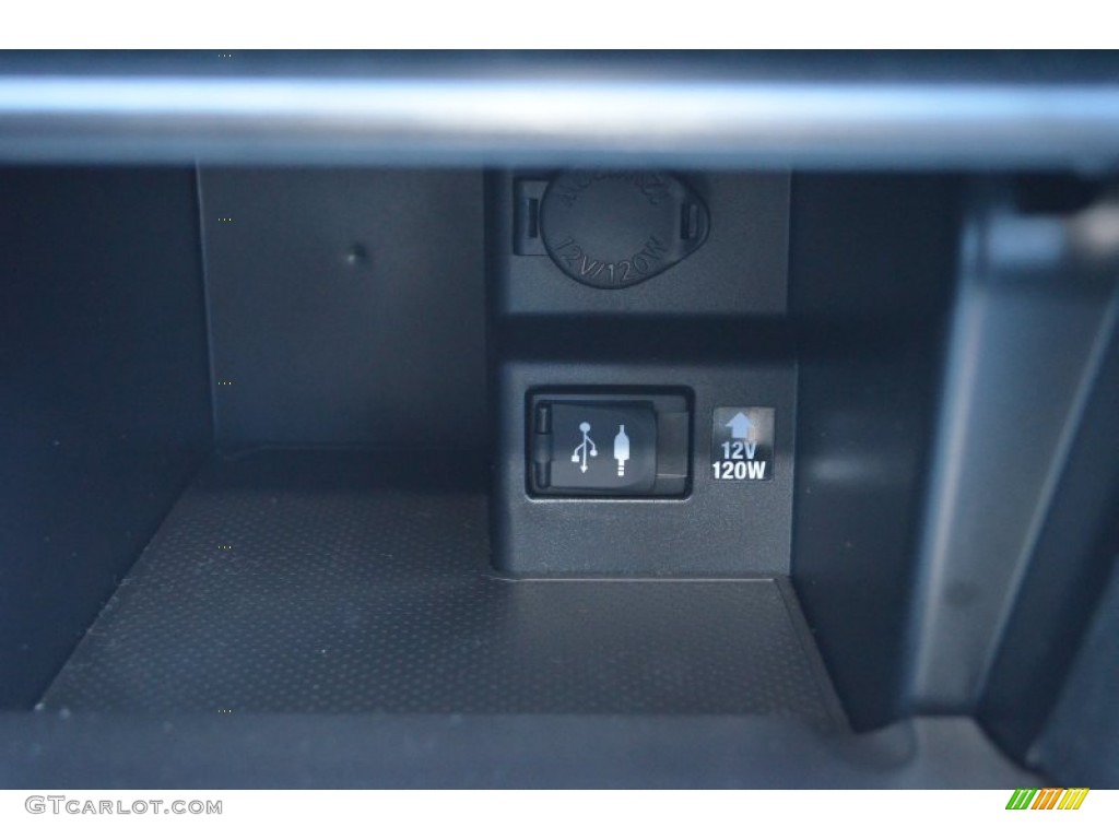 2014 Camry SE - Attitude Black Metallic / Black photo #14