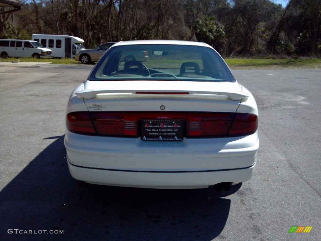 2002 Regal LS - White / Graphite photo #4