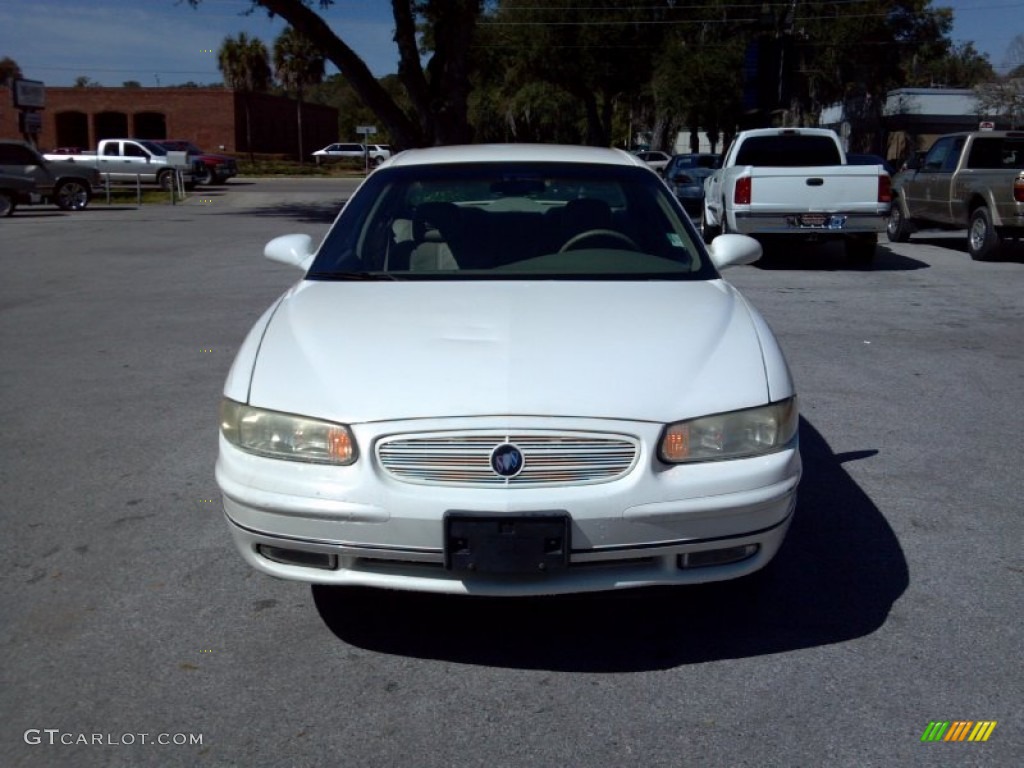 2002 Regal LS - White / Graphite photo #8