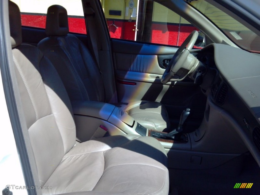 2002 Regal LS - White / Graphite photo #20