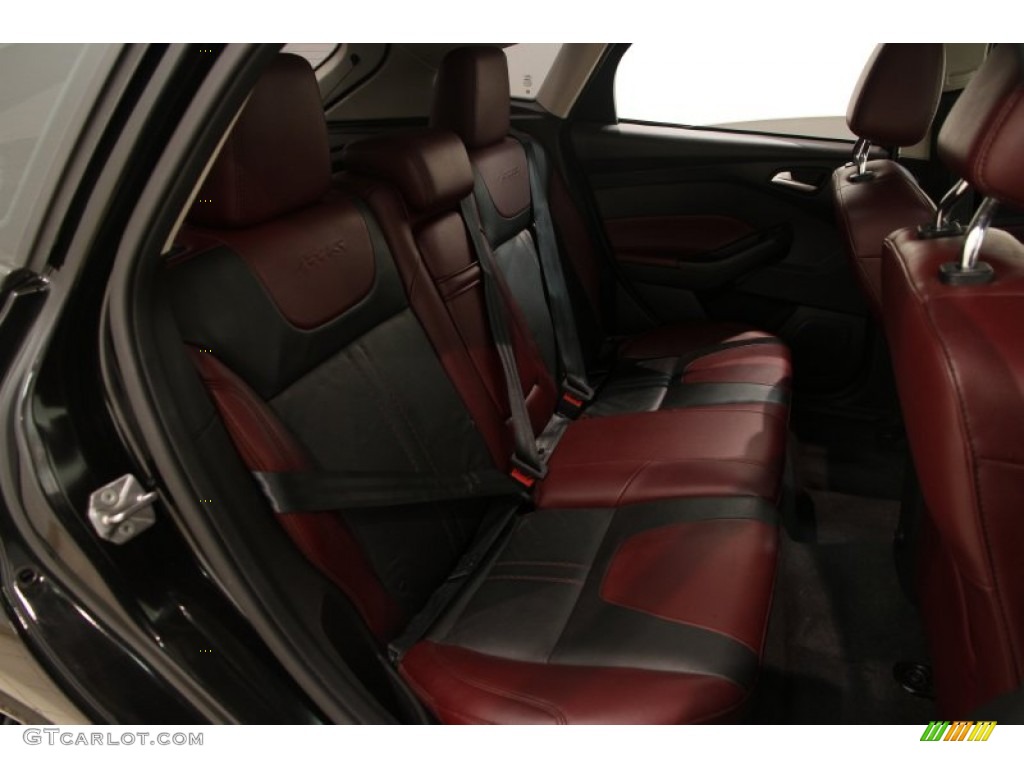 2012 Focus SE Sport 5-Door - Tuxedo Black Metallic / Tuscany Red Leather photo #18