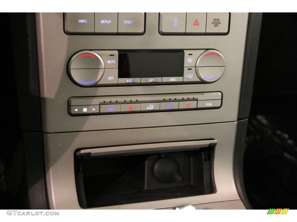 2007 Lincoln MKX Standard MKX Model Controls Photo #90686437