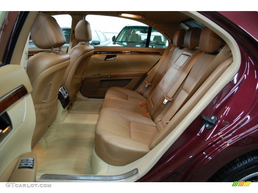 2007 Mercedes-Benz S 550 Sedan Rear Seat Photo #90692422