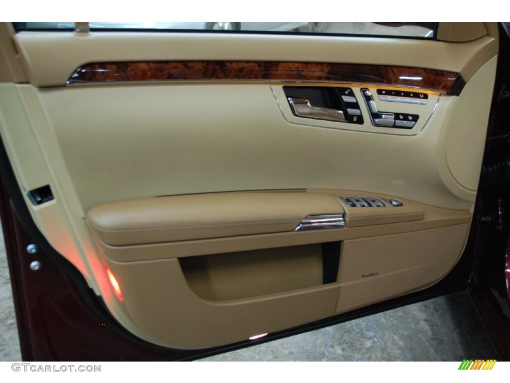 2007 Mercedes-Benz S 550 Sedan Cashmere/Savanna Door Panel Photo #90693205