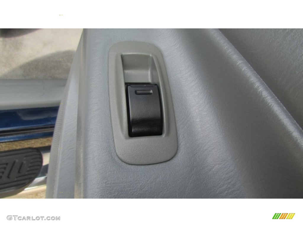 2007 Tacoma V6 SR5 PreRunner Double Cab - Indigo Ink Pearl / Graphite Gray photo #49