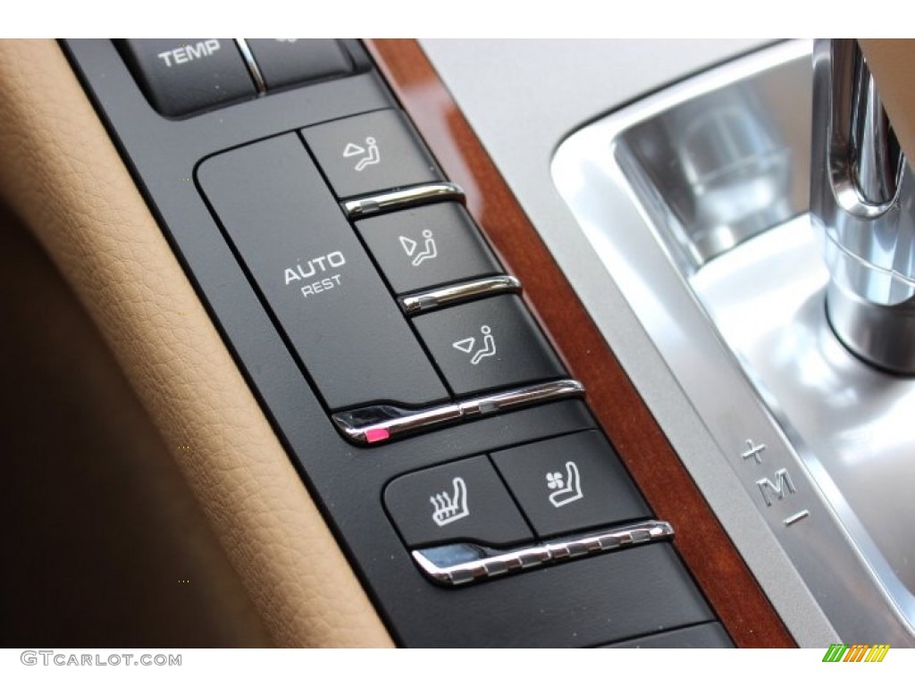2014 Porsche Panamera S Controls Photo #90701455