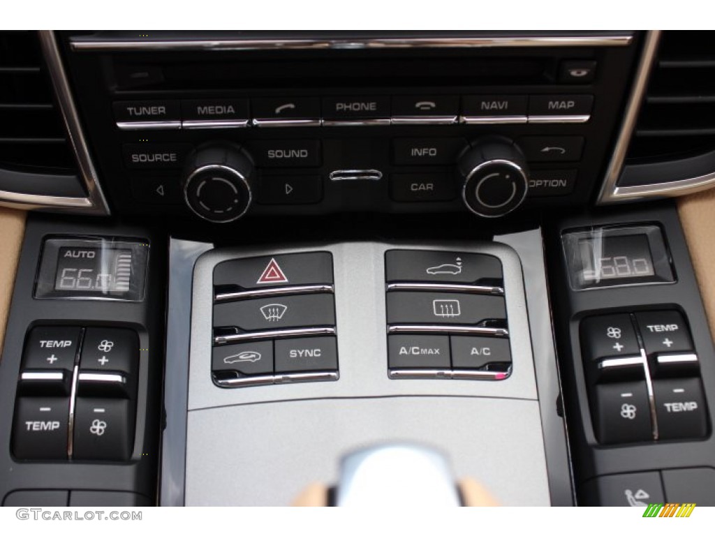 2014 Porsche Panamera Standard Panamera Model Controls Photo #90703649