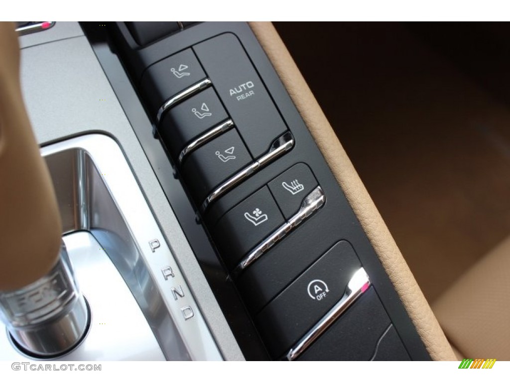 2014 Porsche Panamera Standard Panamera Model Controls Photo #90703682