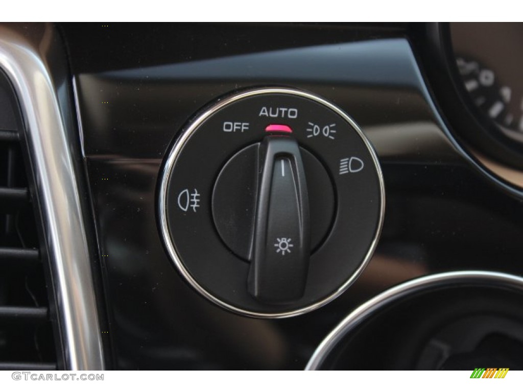 2014 Porsche Panamera Standard Panamera Model Controls Photo #90703719