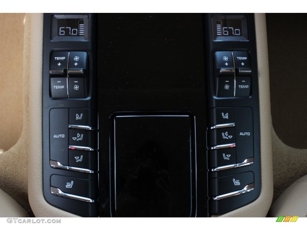 2014 Porsche Panamera Standard Panamera Model Controls Photo #90703957