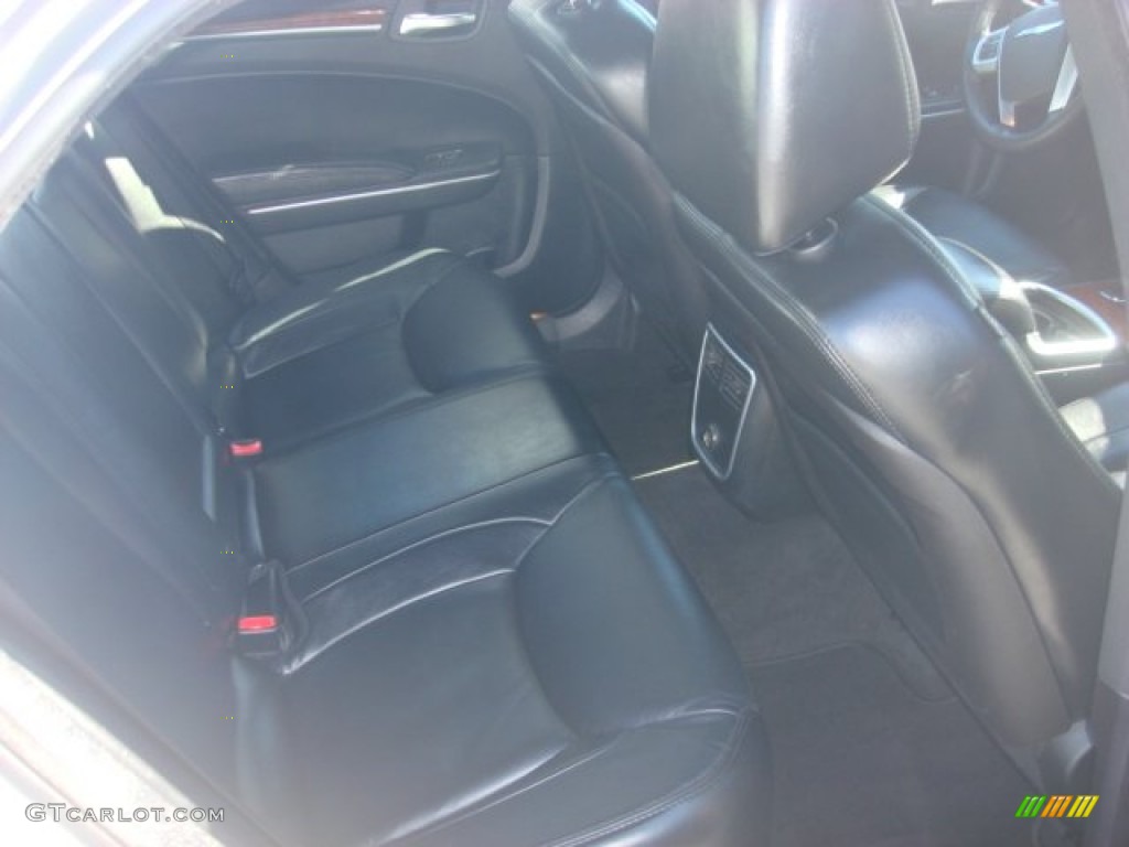 2012 300 Limited - Bright Silver Metallic / Black photo #22