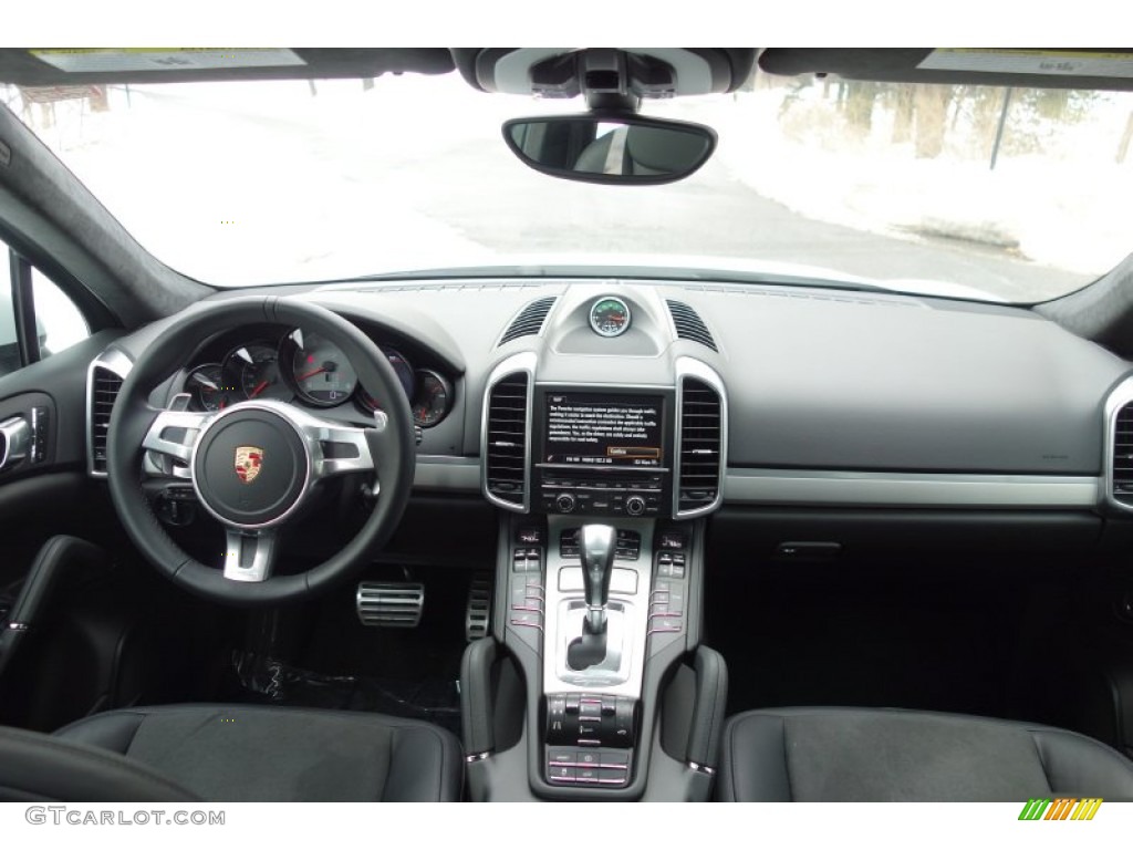 2013 Porsche Cayenne GTS Dashboard Photos