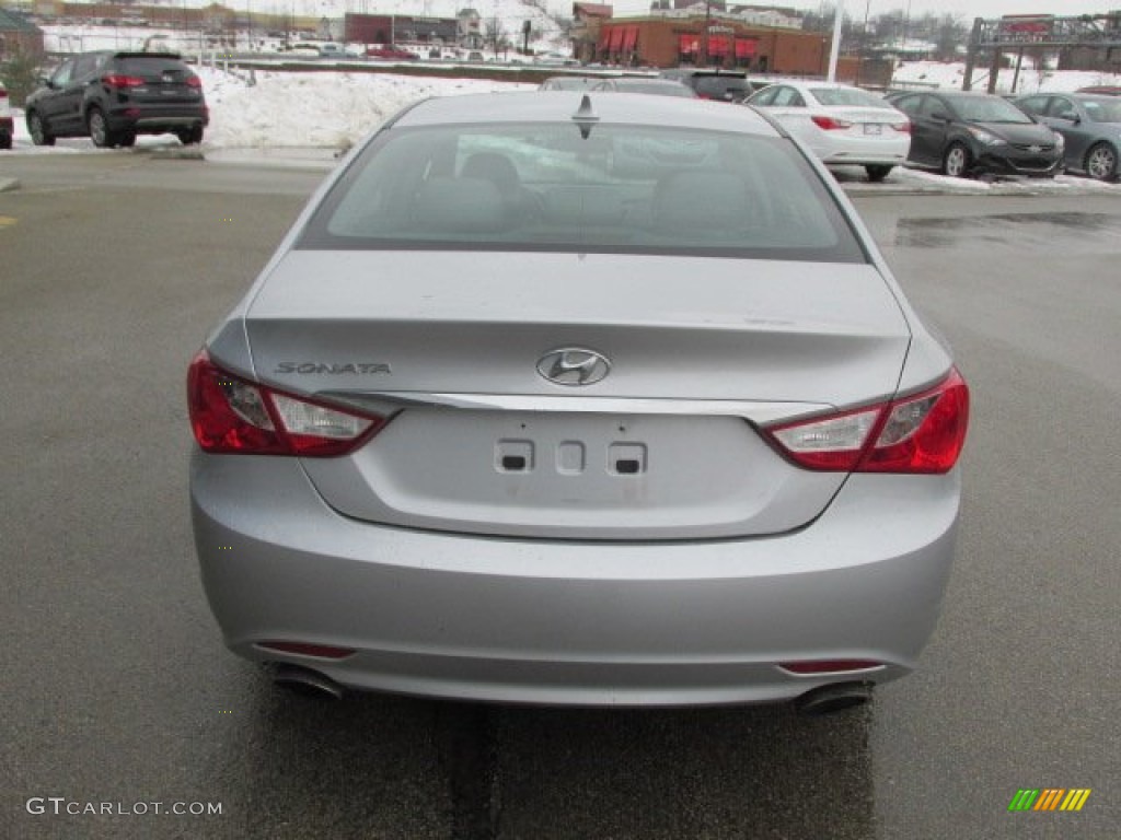 2011 Sonata SE - Radiant Silver / Gray photo #8