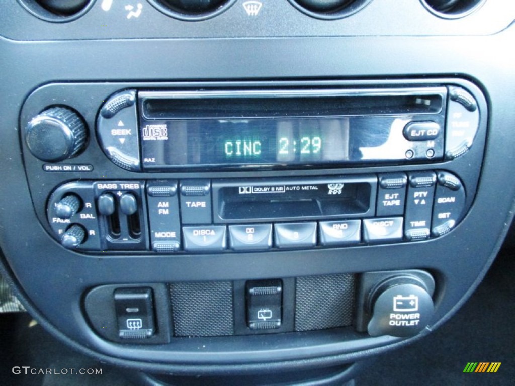 2004 Chrysler PT Cruiser Touring Controls Photos