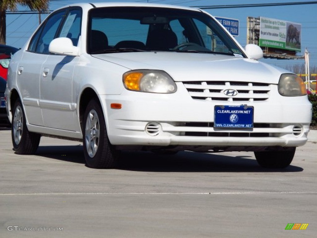 Noble White Hyundai Accent