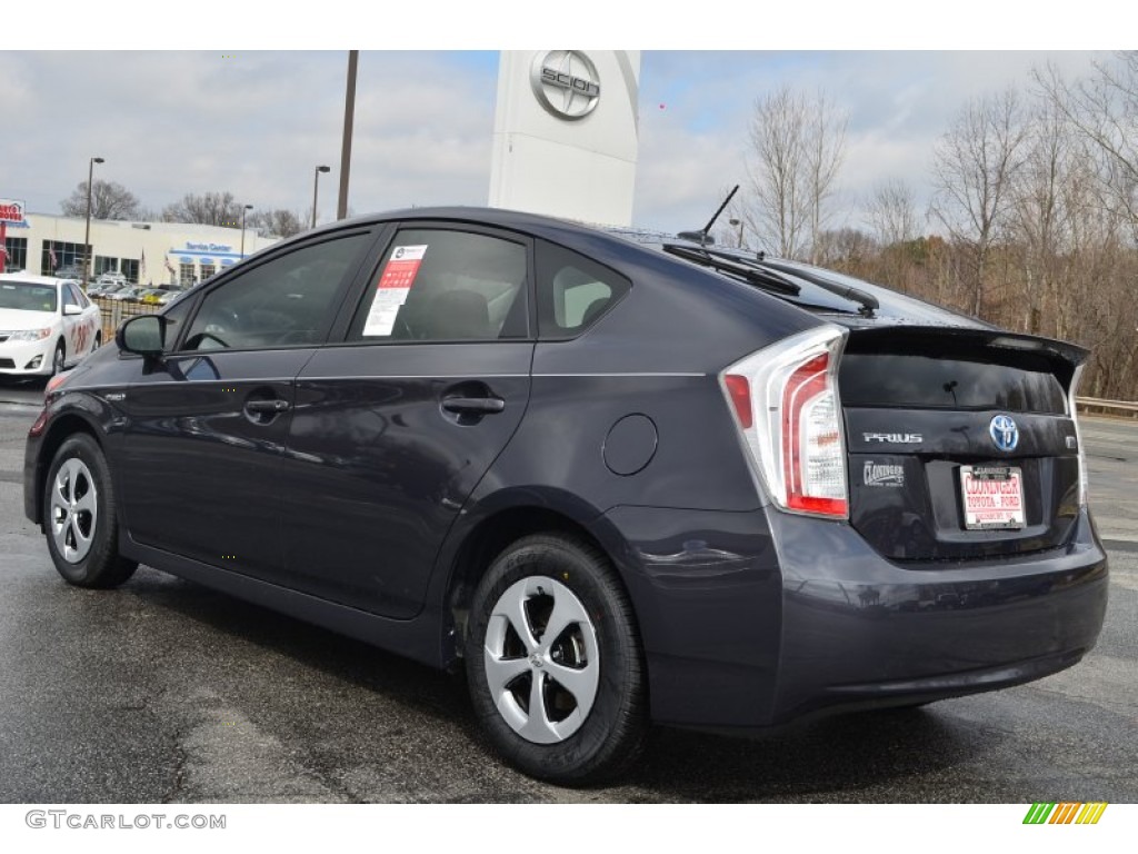 2014 Prius Three Hybrid - Winter Gray Metallic / Dark Gray photo #27