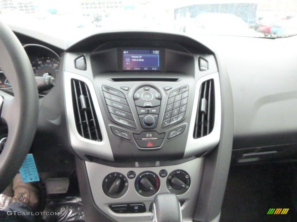 2014 Focus SE Hatchback - Sterling Gray / Charcoal Black photo #16