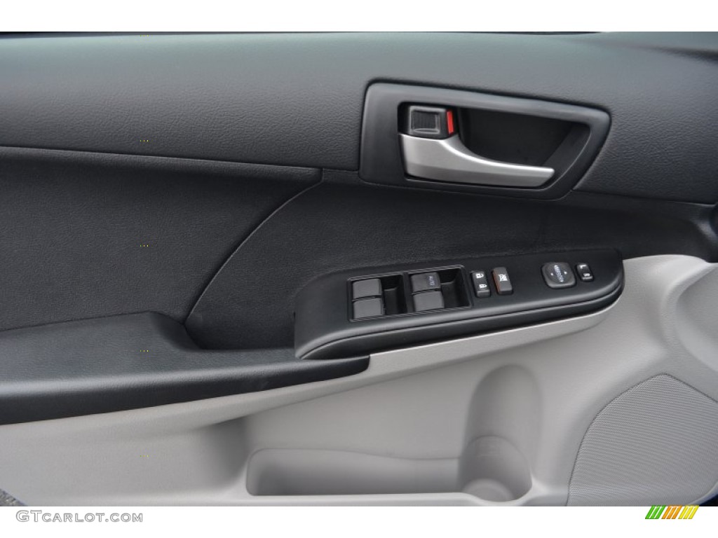 2014 Camry L - Attitude Black Metallic / Ash photo #5