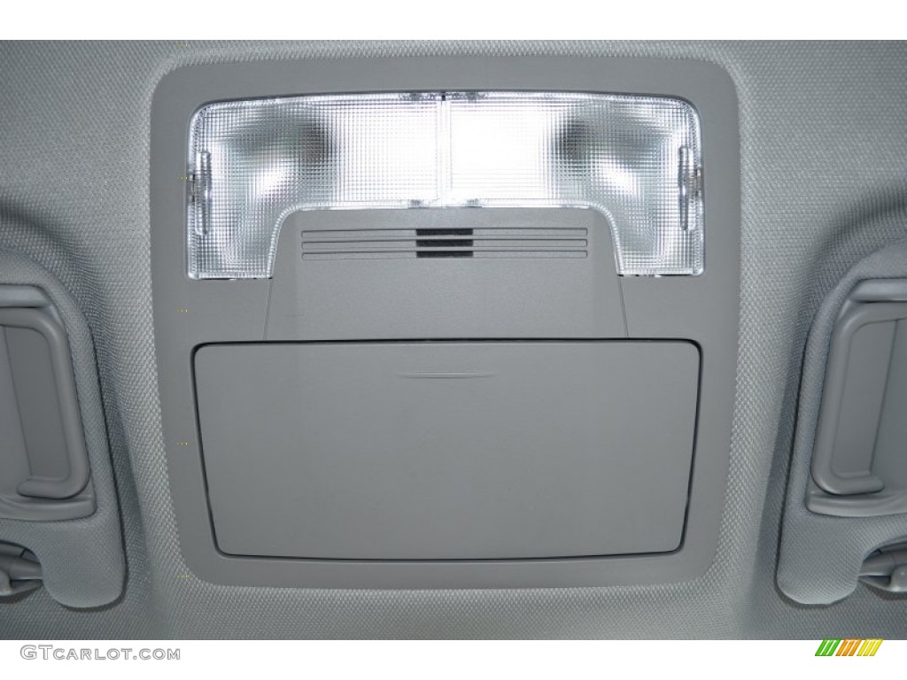 2014 Camry L - Attitude Black Metallic / Ash photo #16