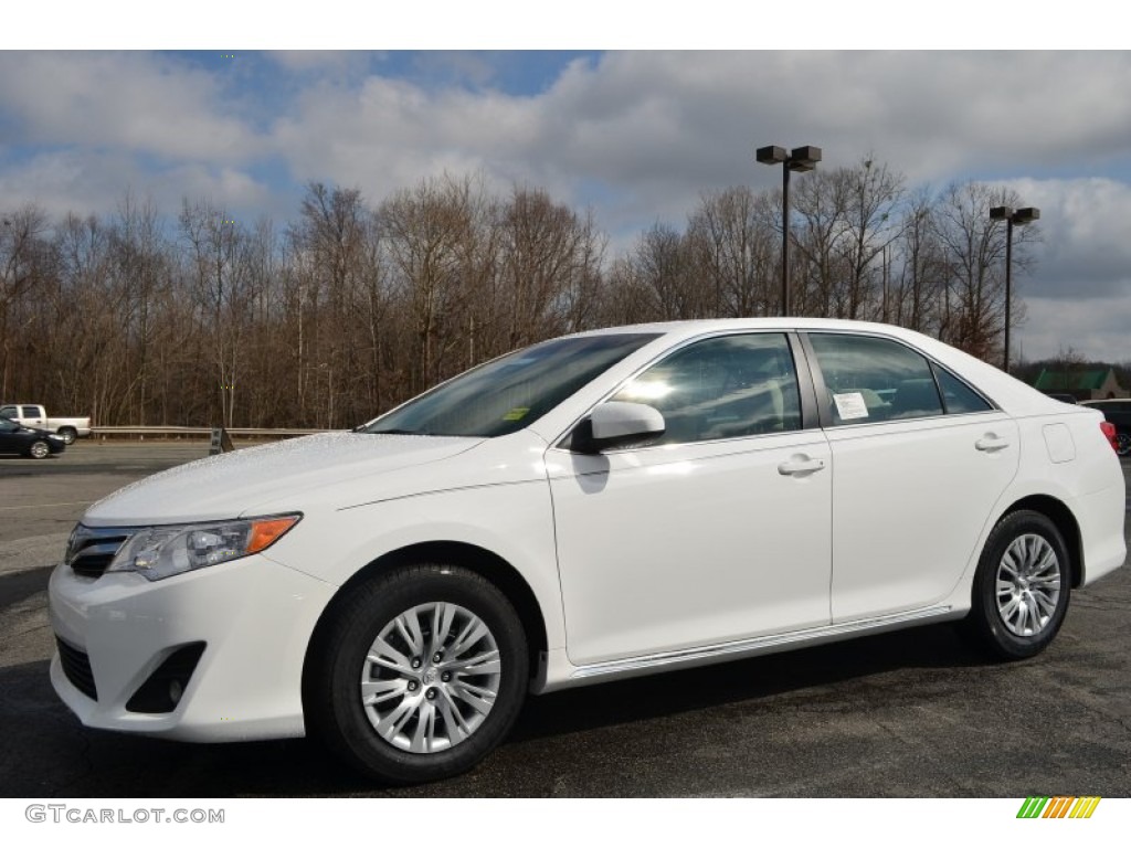 2014 Camry LE - Super White / Ivory photo #3